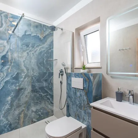 Anita - Waterfront With Sunbeds! * Zaton (Dubrovnik-Neretva)