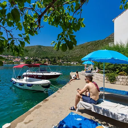 Anita - Waterfront With Sunbeds! Διαμέρισμα Zaton (Dubrovnik-Neretva)