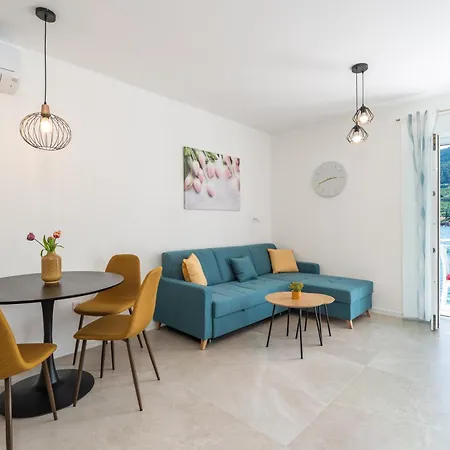 Anita - Waterfront With Sunbeds! * Zaton (Dubrovnik-Neretva)