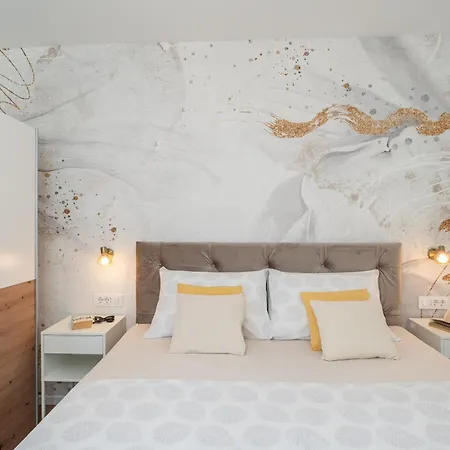 דירה Anita - Waterfront With Sunbeds! *