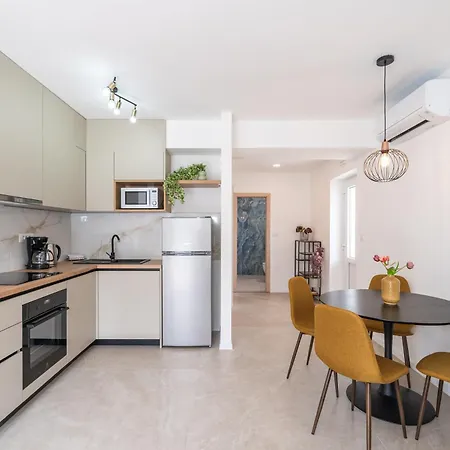 Anita - Waterfront With Sunbeds! דירה *