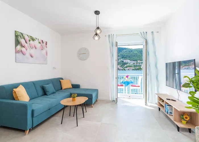 Apartamento Anita - Waterfront With Sunbeds!