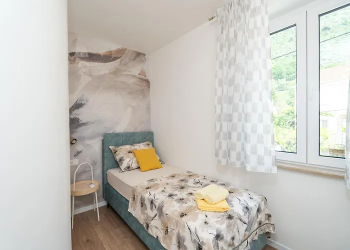 Anita - Waterfront With Sunbeds! Apartamento *