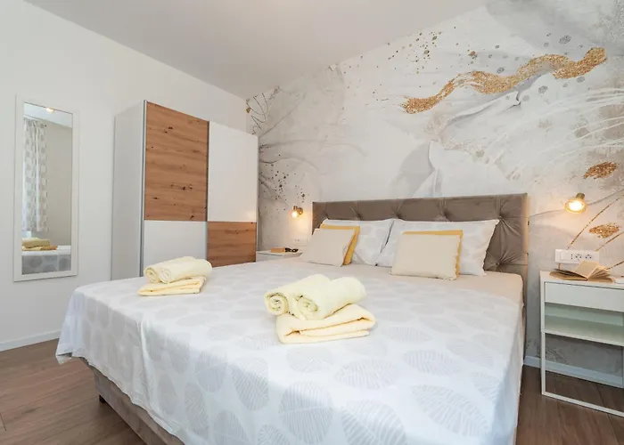 Apartamento Anita - Waterfront With Sunbeds!